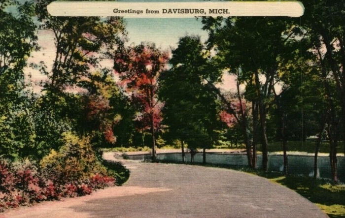 Davisburg - Old Postcard